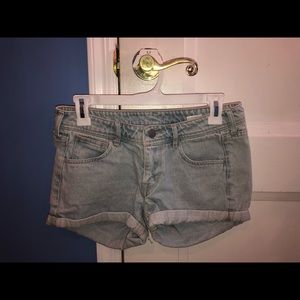 H&M low waist light denim shorts